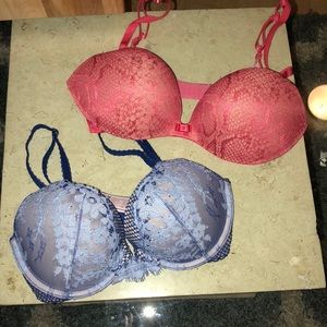 ⭐️2 LIKE NEW⭐️ VS bras 32D